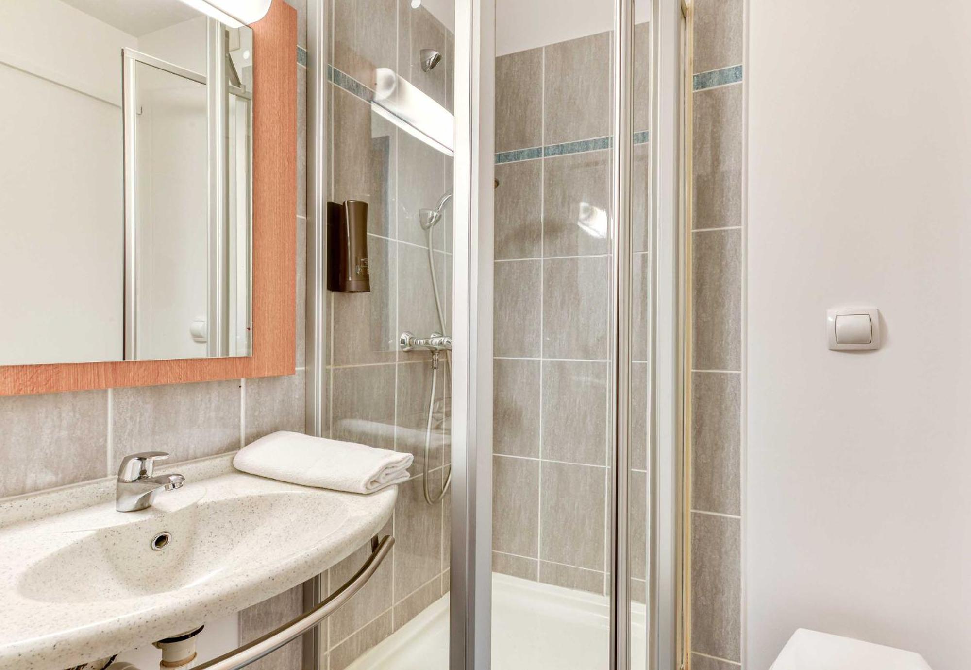 B&B Hotel Pezenas Hotel 2*
